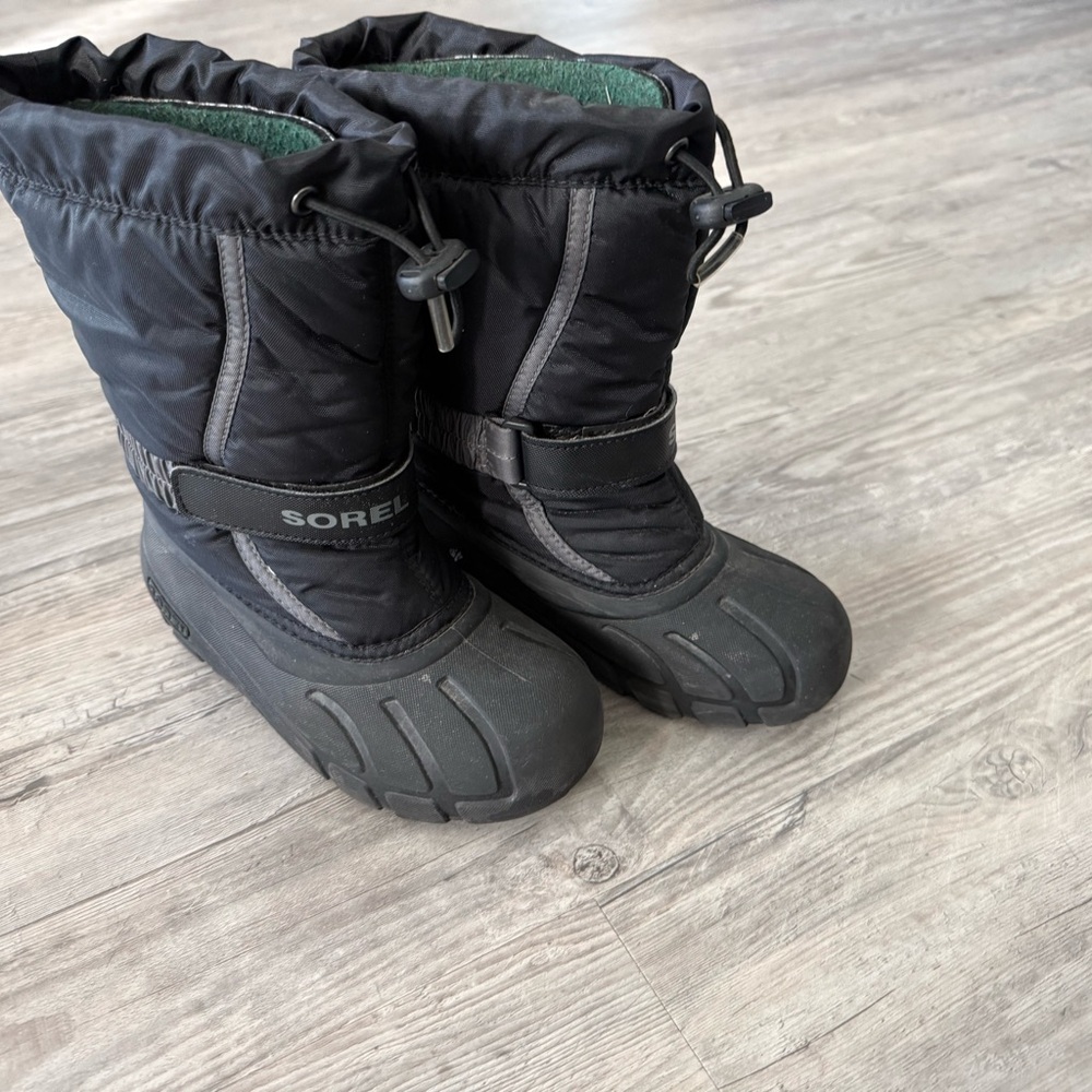 Sorel Black Insulated Snow Boots